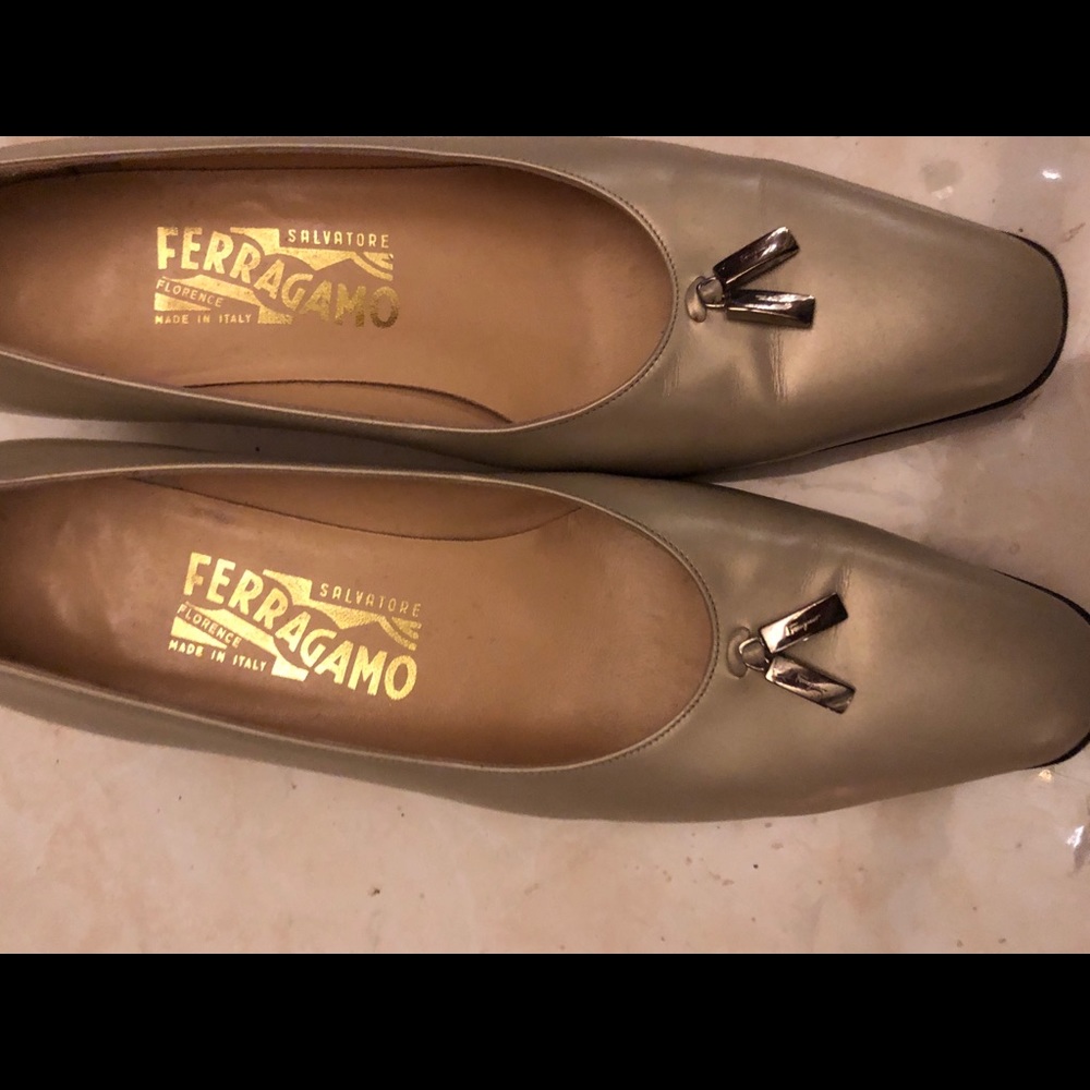 Salvatore Ferragamo metallic logo shoes all low